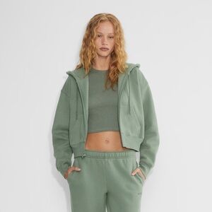 aritzia tna sweatfleece - cozy fleece - bf fit - cropped - blue limited edition